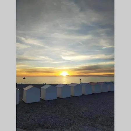 Entre Et Falaises 2 *